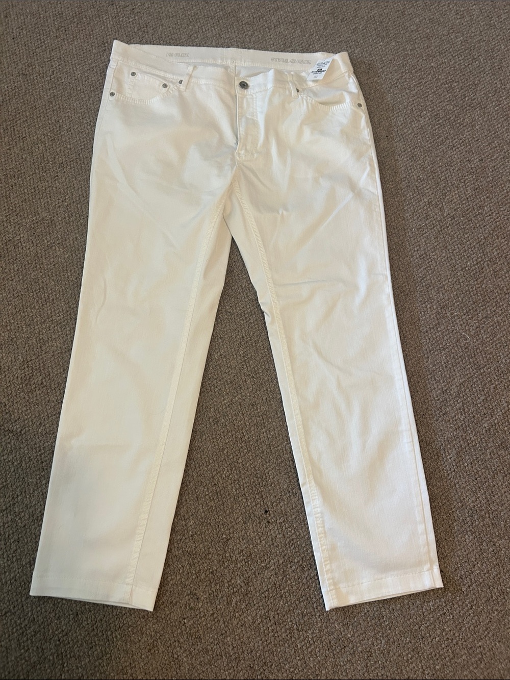 NWT BRAX White pants